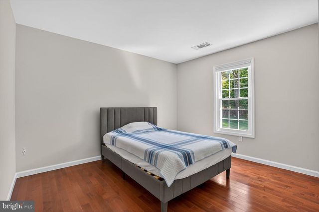 11715 LARIAT LN, Oakton, VA 22124