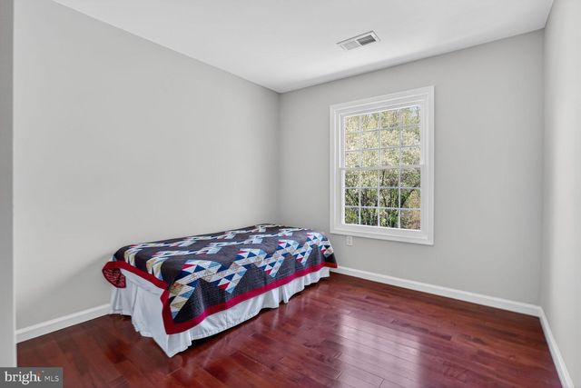 11715 LARIAT LN, Oakton, VA 22124
