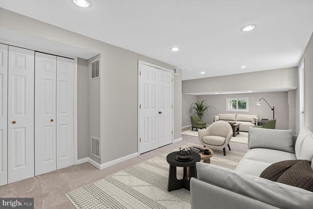 11715 LARIAT LN, Oakton, VA 22124