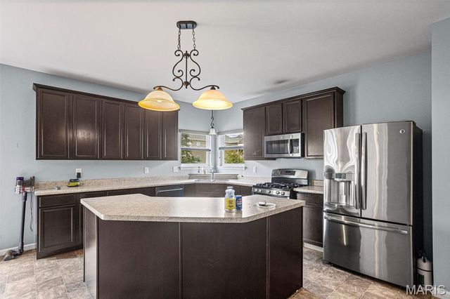 917 Sturbridge Trail, O'fallon, IL 62269