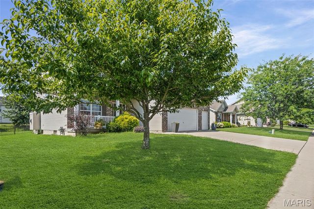 917 Sturbridge Trail, O'fallon, IL 62269