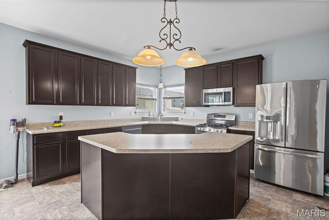 917 Sturbridge Trail, O'fallon, IL 62269