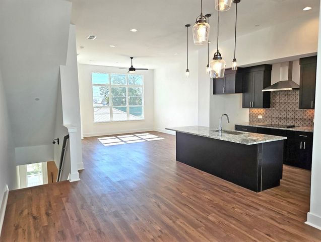 13325 Bee Street 406, Farmers Branch, TX 75234