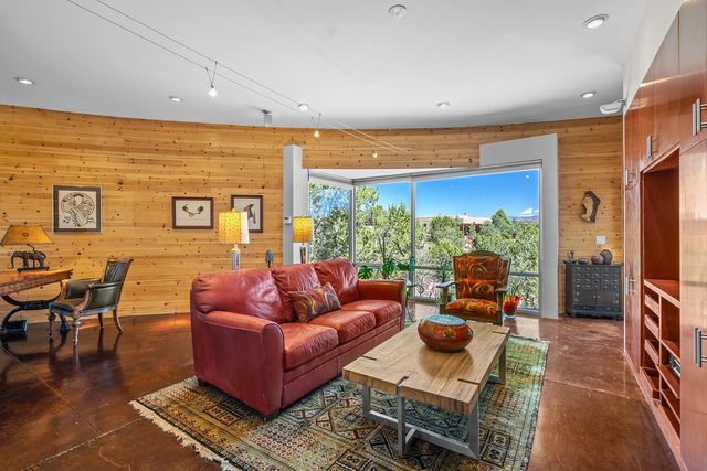 111 The Highroad, Santa Fe, NM 87507