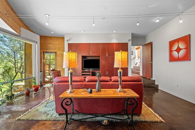 111 The Highroad, Santa Fe, NM 87507