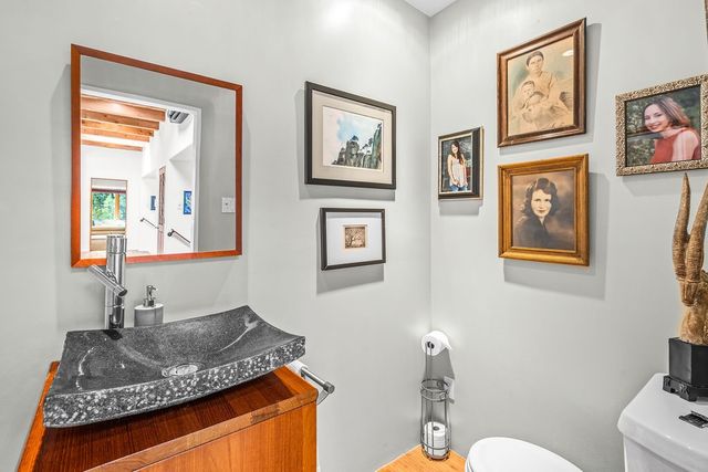 111 The Highroad, Santa Fe, NM 87507