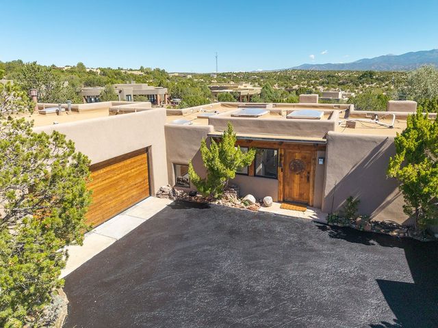 111 The Highroad, Santa Fe, NM 87507