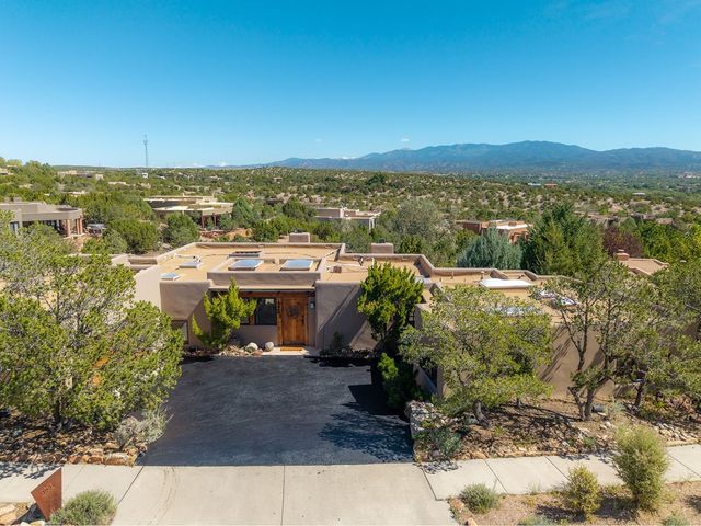 111 The Highroad, Santa Fe, NM 87507