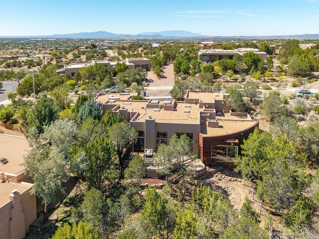 111 The Highroad, Santa Fe, NM 87507