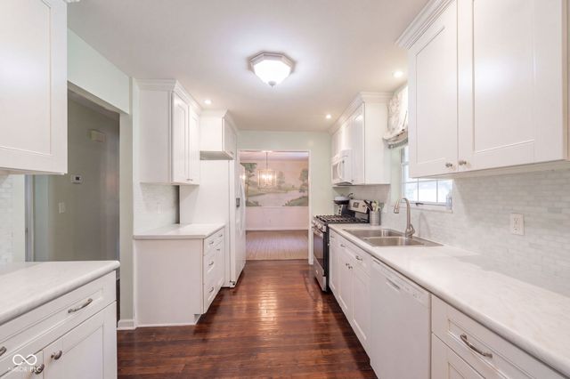 908 Whispering Trail, Greenfield, IN 46140