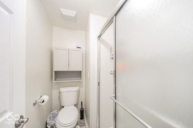 908 Whispering Trail, Greenfield, IN 46140