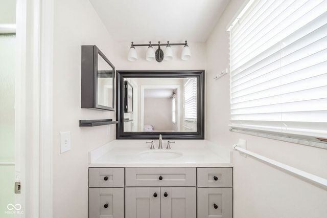 908 Whispering Trail, Greenfield, IN 46140