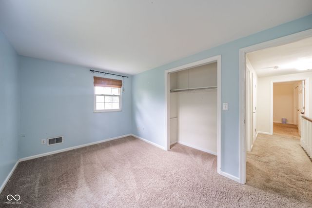 908 Whispering Trail, Greenfield, IN 46140