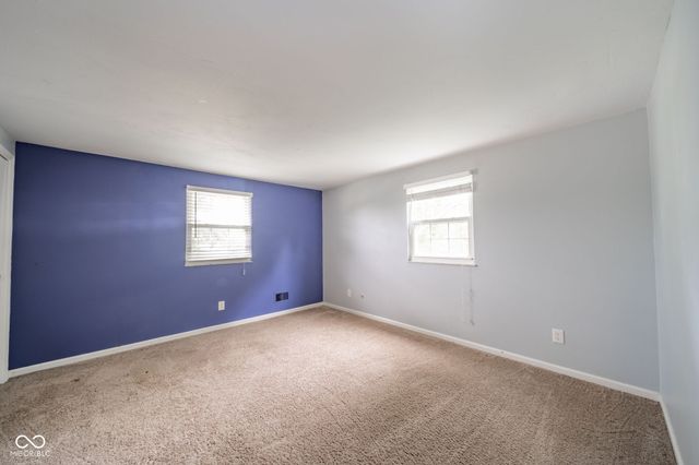 908 Whispering Trail, Greenfield, IN 46140