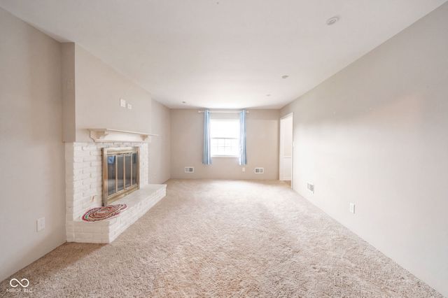 908 Whispering Trail, Greenfield, IN 46140