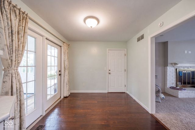908 Whispering Trail, Greenfield, IN 46140