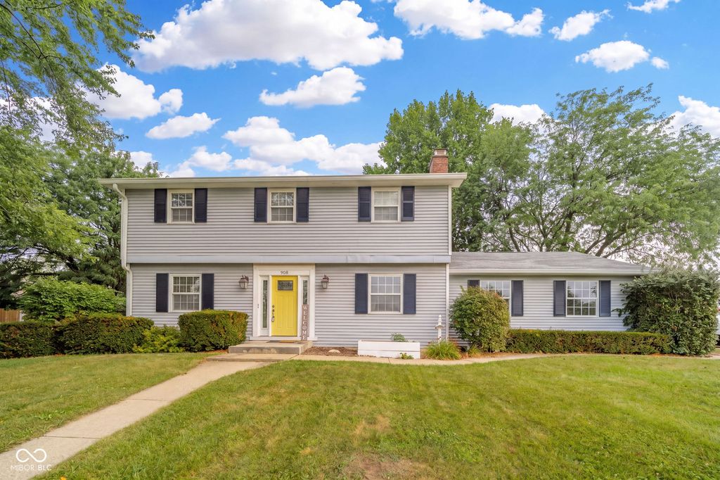 908 Whispering Trail, Greenfield, IN 46140