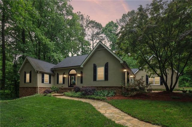 214 Newport Road SW, Lilburn, GA 30047