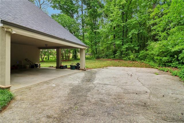 214 Newport Road SW, Lilburn, GA 30047