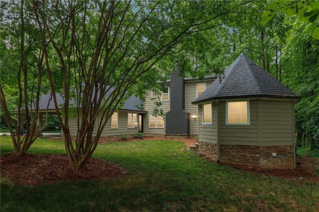 214 Newport Road SW, Lilburn, GA 30047
