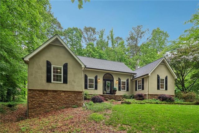 214 Newport Road SW, Lilburn, GA 30047