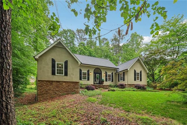 214 Newport Road SW, Lilburn, GA 30047
