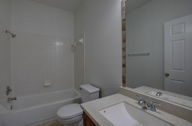 1102 E 3rd ST, Georgetown, TX 78626