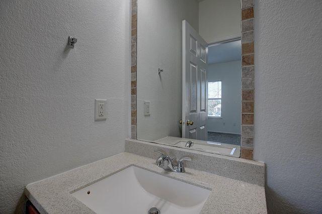 1102 E 3rd ST, Georgetown, TX 78626