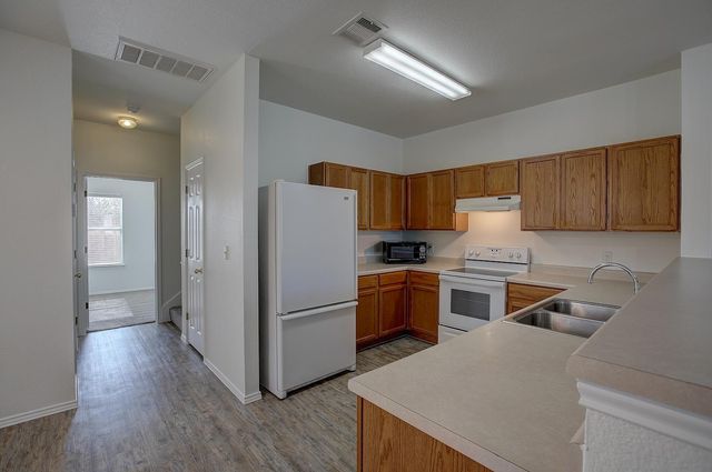 1102 E 3rd ST, Georgetown, TX 78626