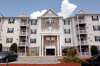 23 Hampshire Road 215, Methuen, MA 01844
