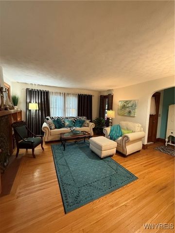 146 Chamberlin Drive, West Seneca, NY 14210