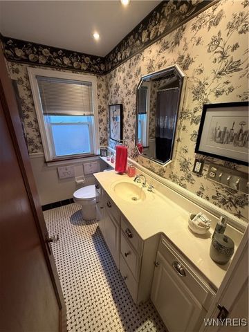 146 Chamberlin Drive, West Seneca, NY 14210