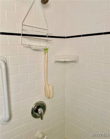 146 Chamberlin Drive, West Seneca, NY 14210