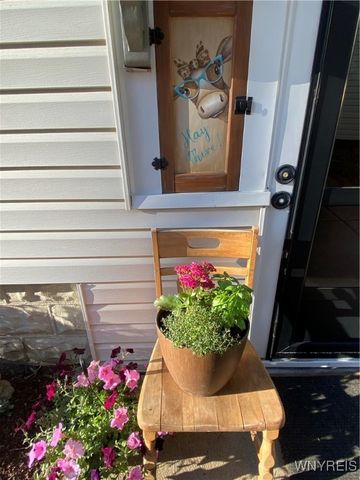 146 Chamberlin Drive, West Seneca, NY 14210