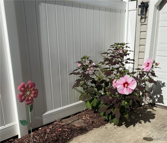 146 Chamberlin Drive, West Seneca, NY 14210