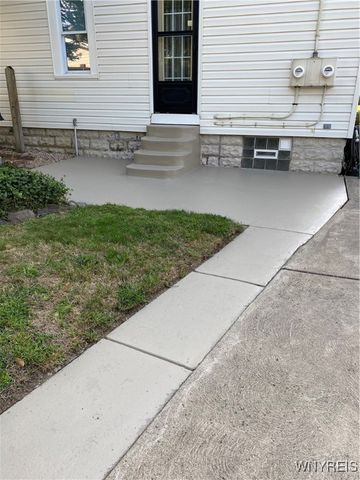 146 Chamberlin Drive, West Seneca, NY 14210