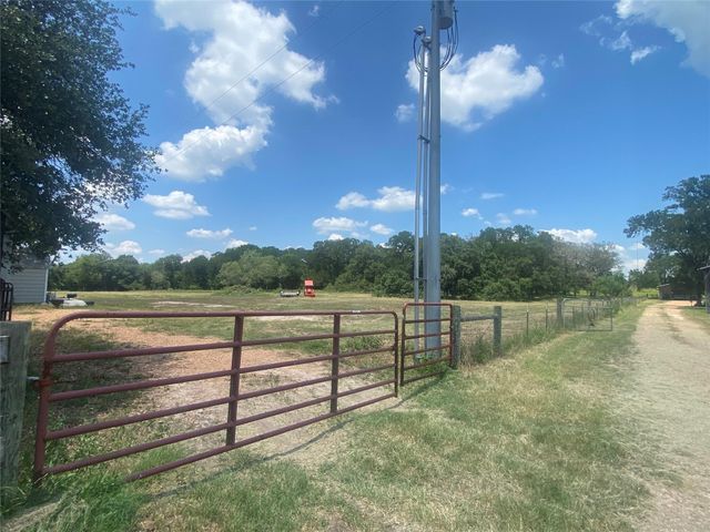 2477 State Highway 159, La Grange, TX 78945