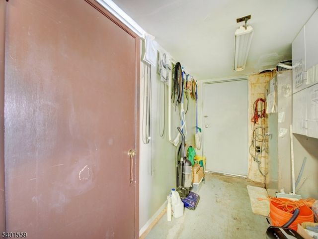 286 W Clay Ave, Roselle Park Boro, NJ 07204