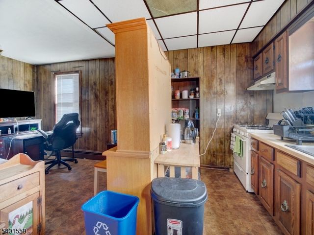 286 W Clay Ave, Roselle Park Boro, NJ 07204