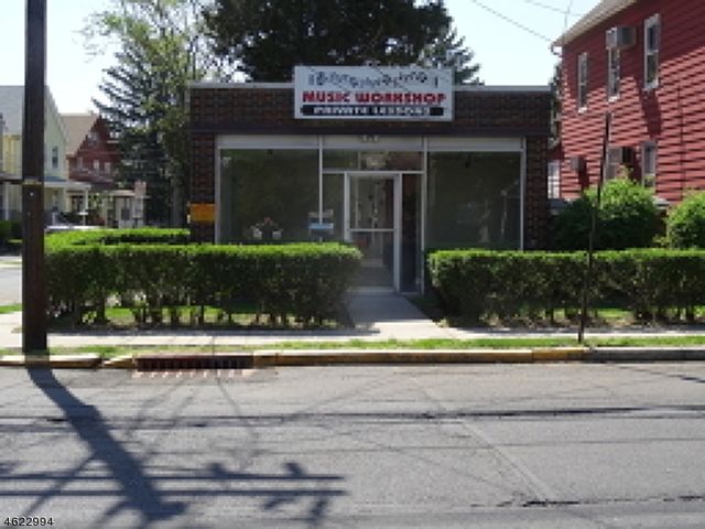 286 W Clay Ave, Roselle Park Boro, NJ 07204