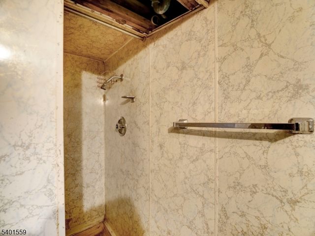 286 W Clay Ave, Roselle Park Boro, NJ 07204