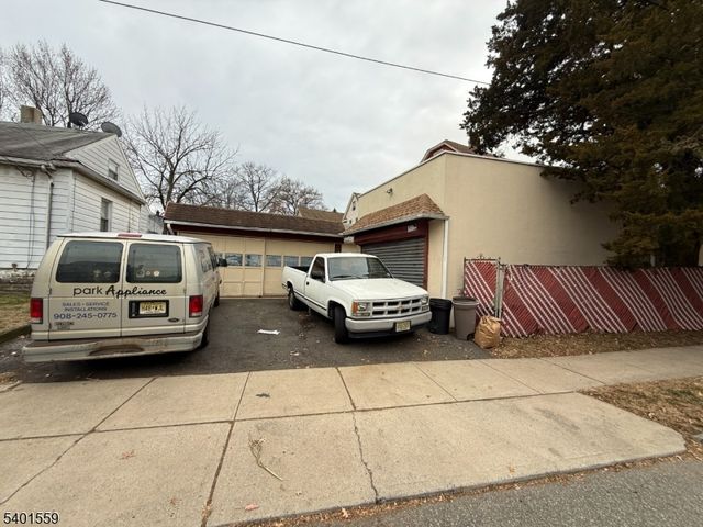 286 W Clay Ave, Roselle Park Boro, NJ 07204