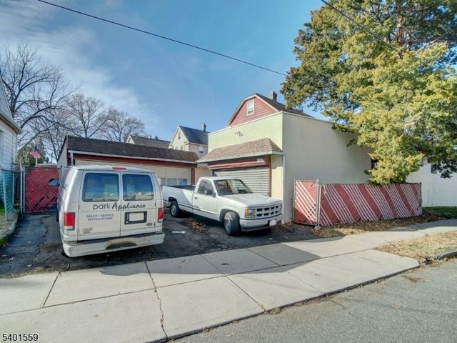 286 W Clay Ave, Roselle Park Boro, NJ 07204