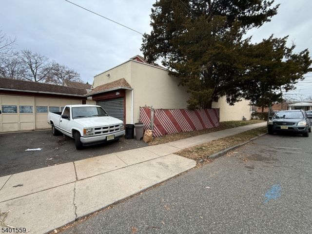 286 W Clay Ave, Roselle Park Boro, NJ 07204