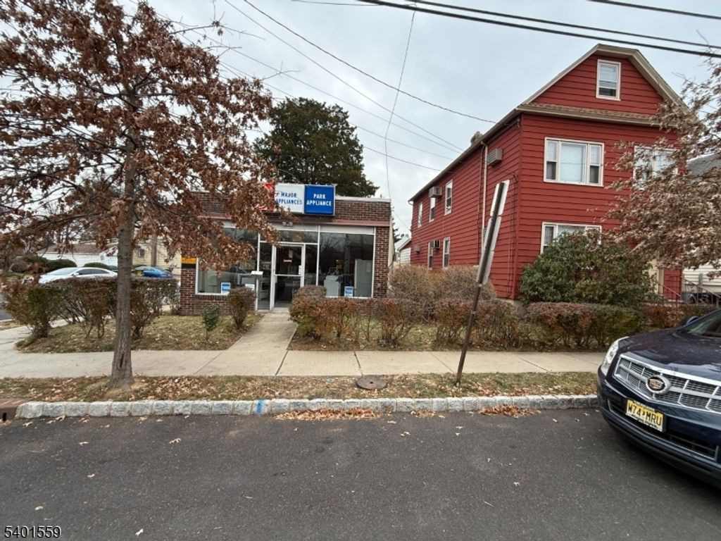 286 W Clay Ave, Roselle Park Boro, NJ 07204