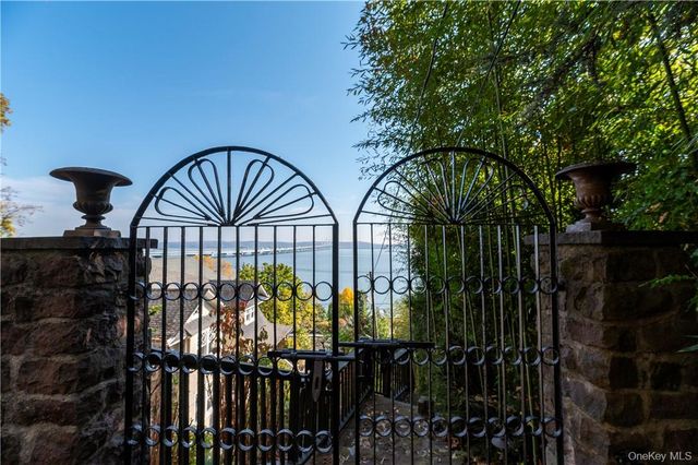 89 River Road, Nyack, NY 10960