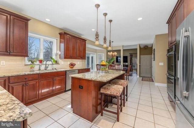 34 MILESTONE DR, Ringoes, NJ 08551