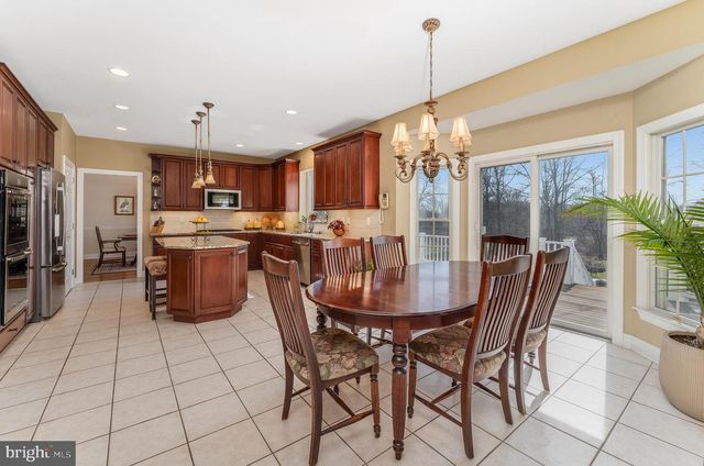 34 MILESTONE DR, Ringoes, NJ 08551