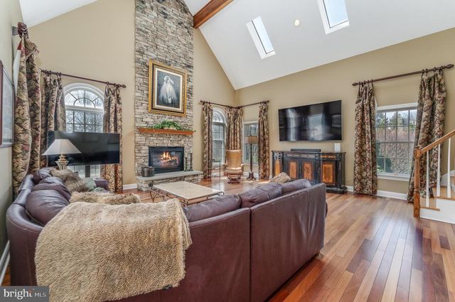 34 MILESTONE DR, Ringoes, NJ 08551