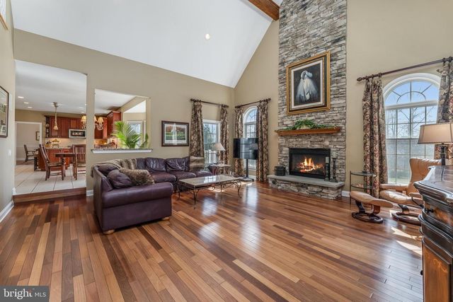 34 MILESTONE DR, Ringoes, NJ 08551